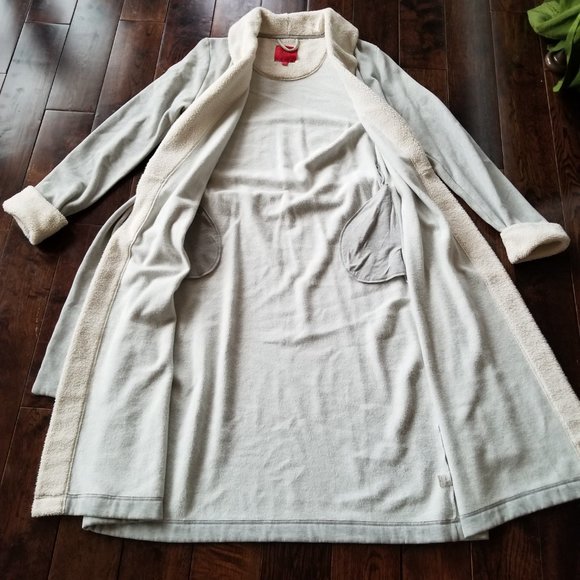 Victoria's Secret Grey Fleece Robe - Picture 7 of 11